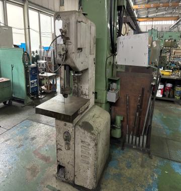 jay-amada-oa-16-vertical-contour-band-saw-agm-08-24655.jpg