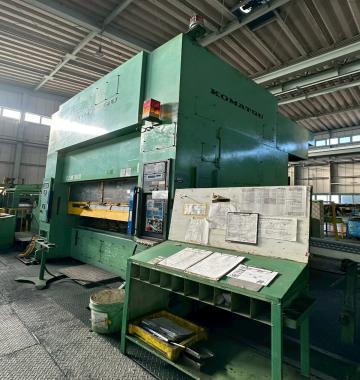 jay-komatsu-l2m300-300-ton-enclosed-frame-press-agm-02-36529.jpg